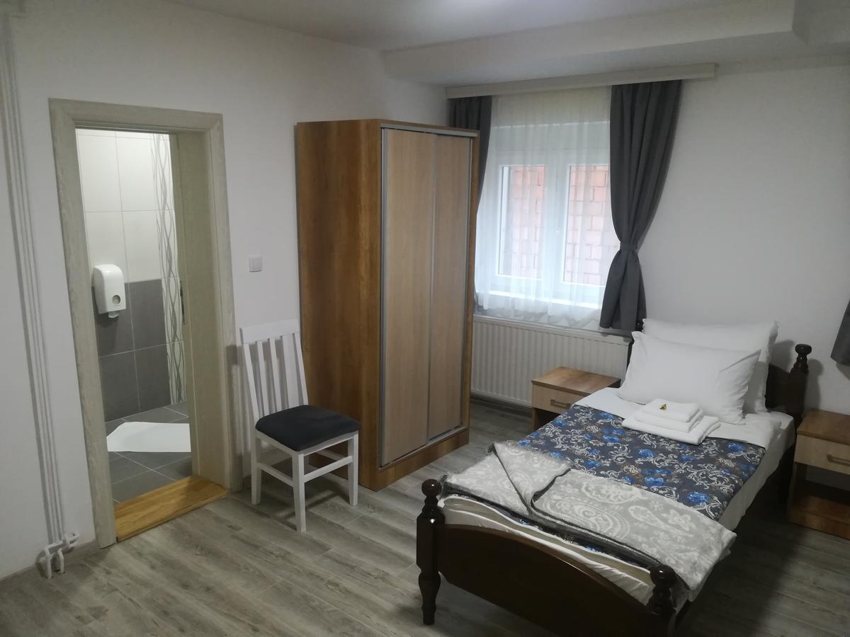 Karavan 123 Raska Bagian luar foto
