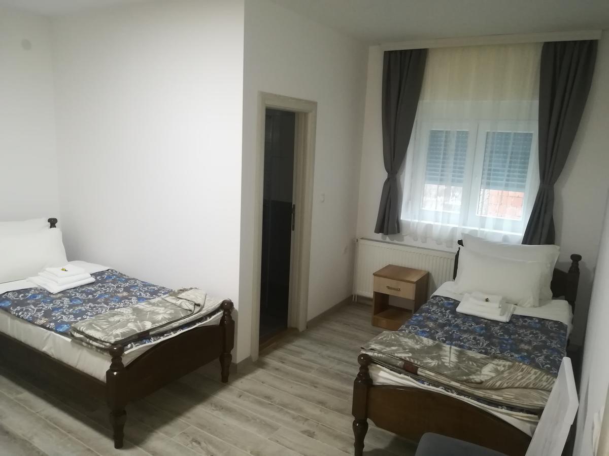 Karavan 123 Raska Bagian luar foto