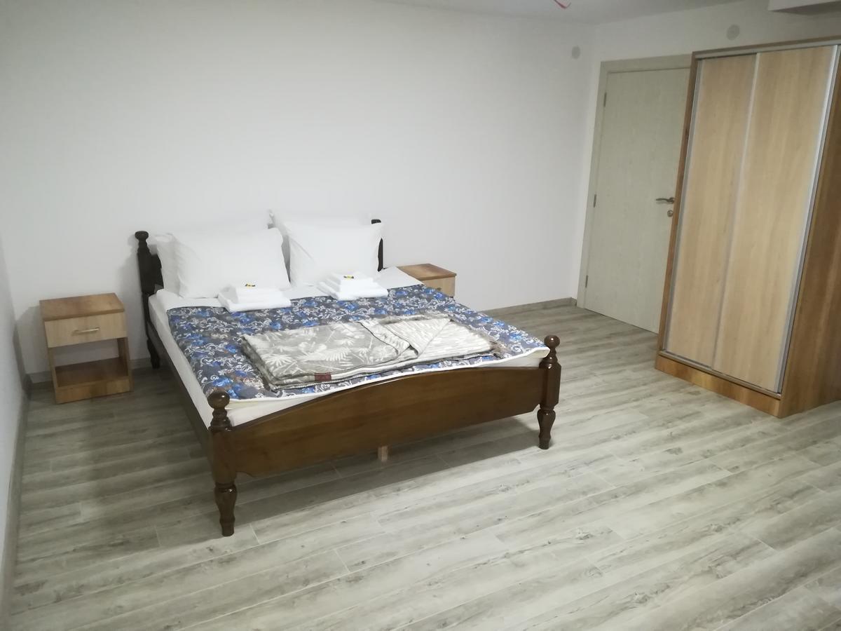 Karavan 123 Raska Bagian luar foto