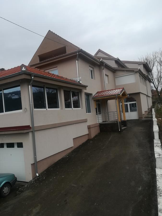 Karavan 123 Raska Bagian luar foto