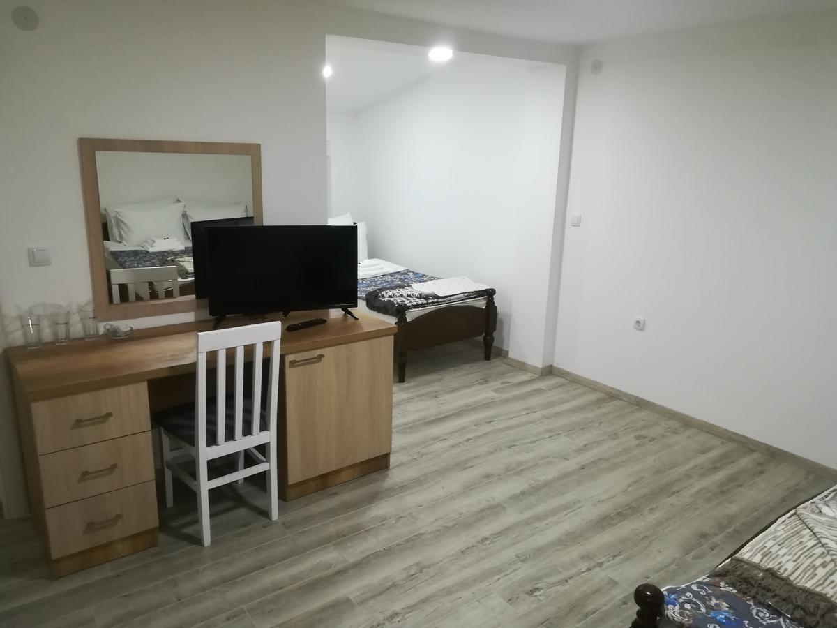 Karavan 123 Raska Bagian luar foto
