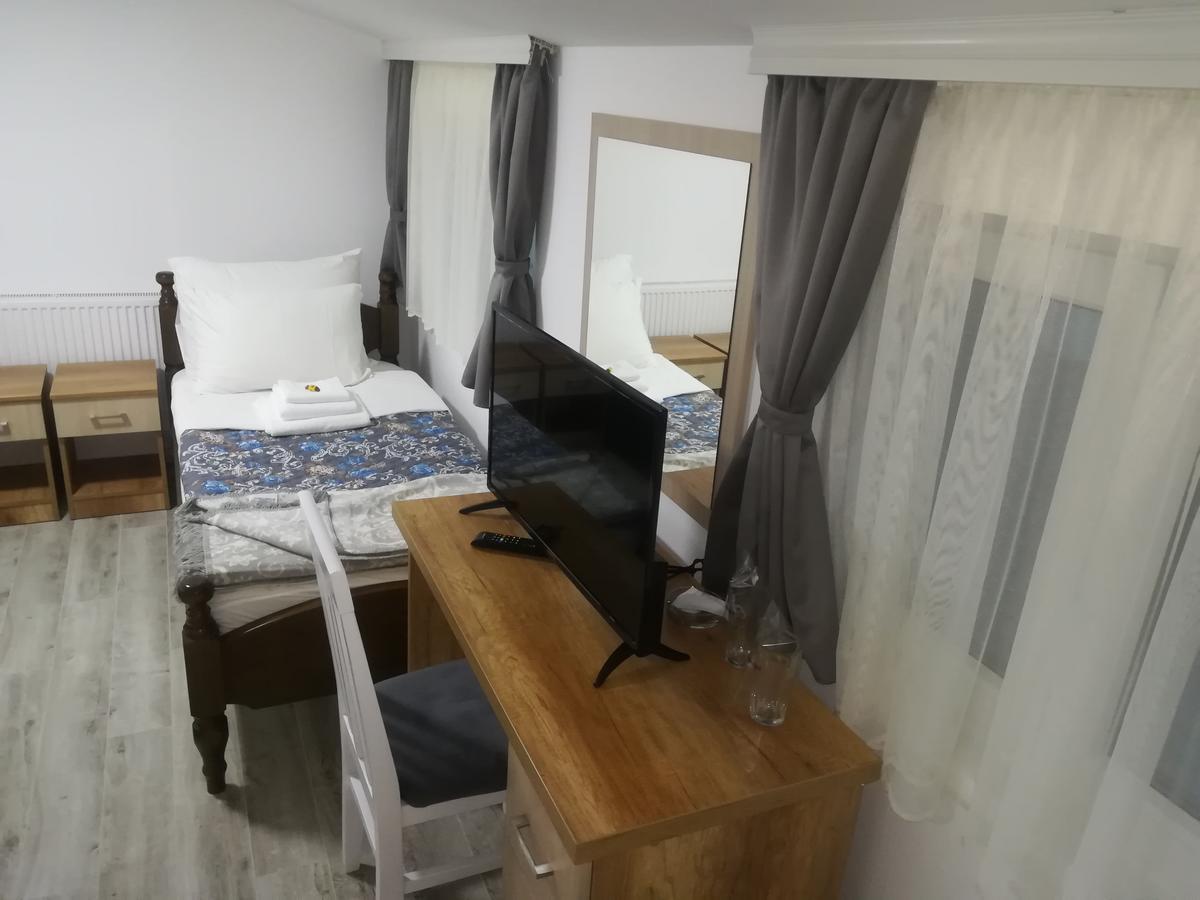 Karavan 123 Raska Bagian luar foto
