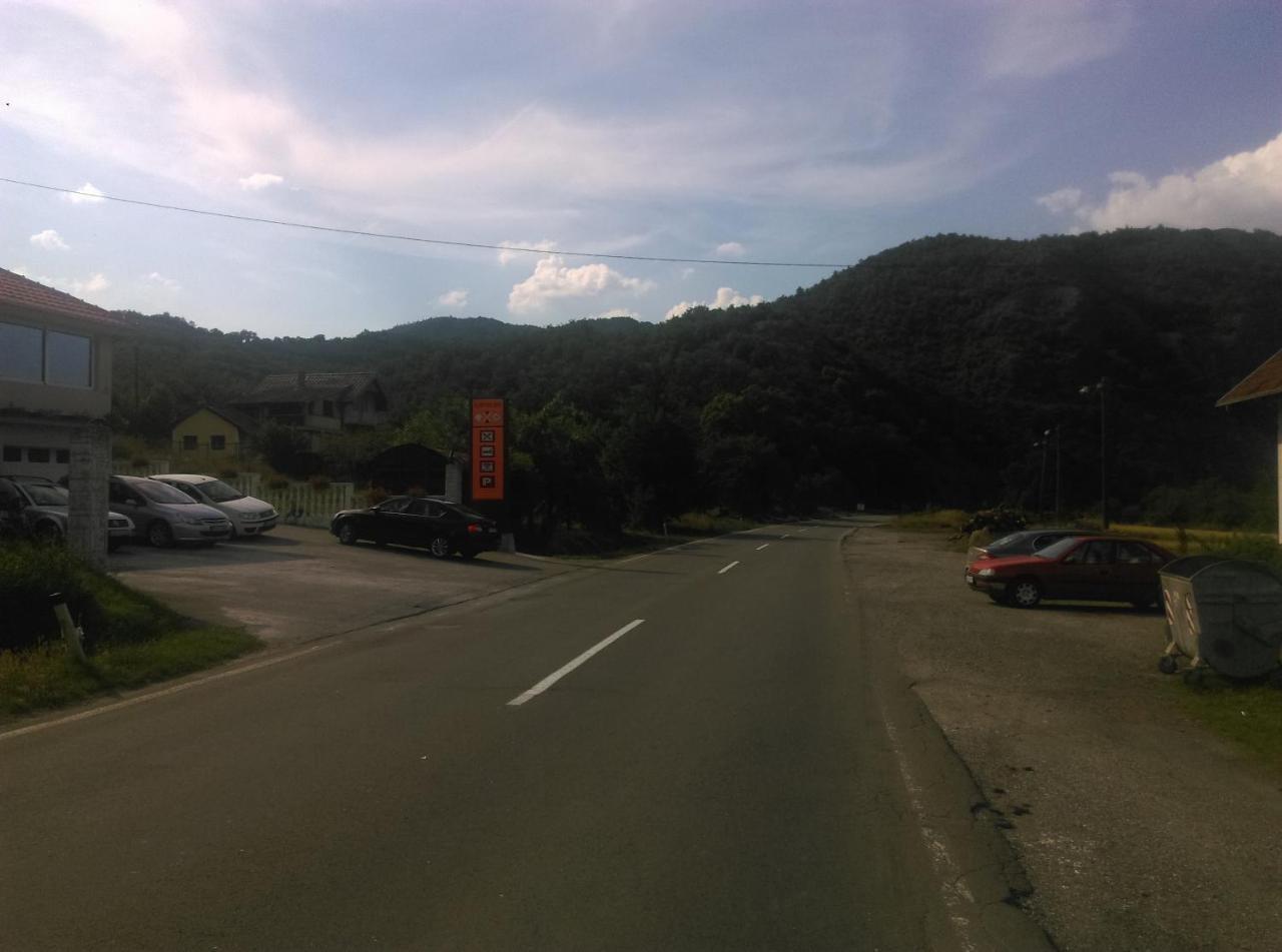 Karavan 123 Raska Bagian luar foto